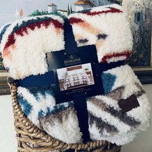 Pendleton Sherpa fleece Queen Blanket